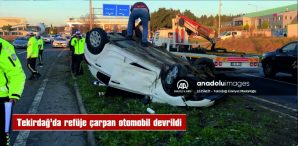 DEVRİLEN OTOMOBİLDEKİ 3 KİŞİ YARALANDI