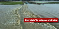 SAĞANAK NEDENİYLE İKİ MAHALLE ARASINDAKİ YOL KAPANDI