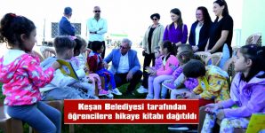 ÖĞRENCİLERE HİKAYE KİTABI HEDİYE EDİLDİ