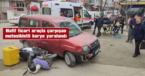 YARALI KURYE AMBULANSLA HASTANEYE KALDIRILDI