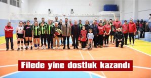 KARŞILAŞMAYI KEŞAN DOÇEK VOLEYBOL TAKIMI 3-1’LİK SETLERLE ALDI