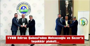 GAZETECİLİK VEFA ÖDÜLLERİNE KATKI SAĞLAYAN HELVACIOĞLU VE SEZER’E PLAKET VERİLDİ