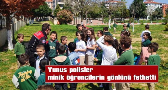 ÇOCUKLARIN YÜZÜNÜ GÜLDÜREN YUNUS POLİSLER, TAKDİR TOPLADI