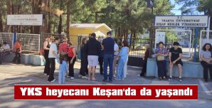 AİLELER DE OKUL ÇEVRESİNDE HEYECANLA ÇOCUKLARINI BEKLEDİ